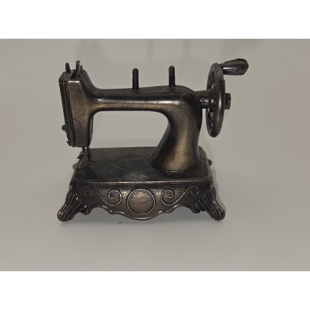Vtg Sewing Machine With Moving Parts Pencil‎ Sharpener Hong Kong